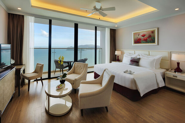 khách sạn Nha Trang-Vinpearl Condotel Beachfront