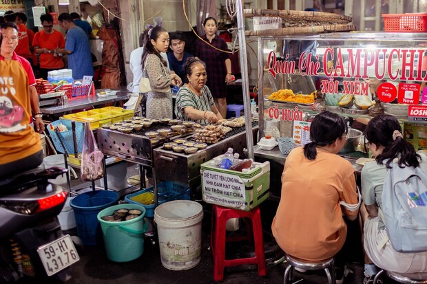 Kinh nghiệm du lịch Sài Gòn - Chợ đêm Hồ Thị Kỷ